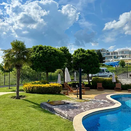 Sunset Deluxe Apartmán Kosharitsa